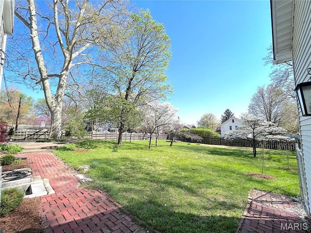 445 E 12th St, Alton, IL 62002 - view of yard featuring a patio