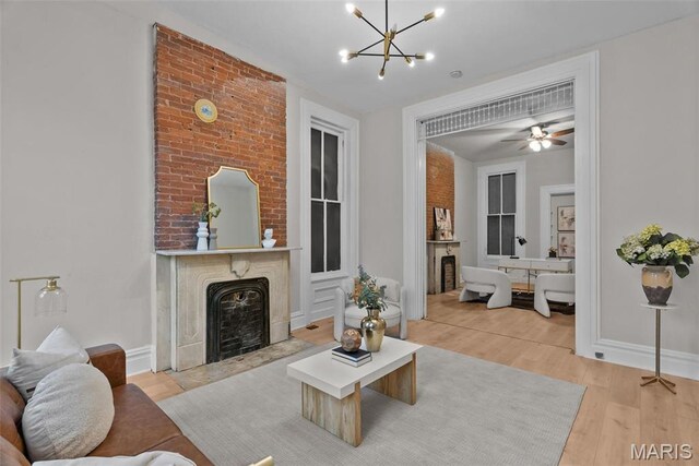 1725 Oregon Pl, Saint Louis, MO 63104 - photo 4