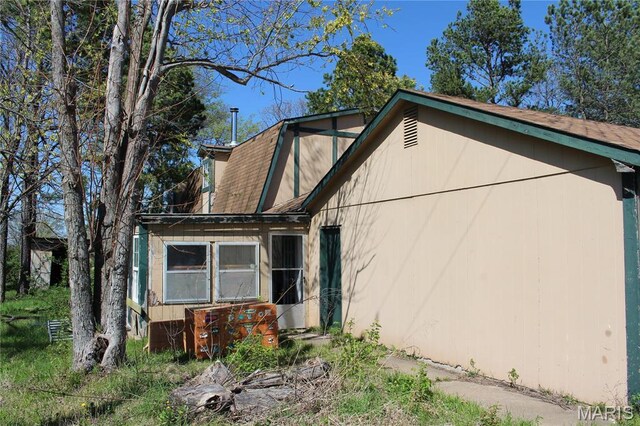 view of side of home