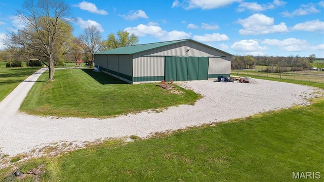 21510 Keyesport Rd, Keyesport, IL 62253 - view of pole building featuring a lawn and driveway