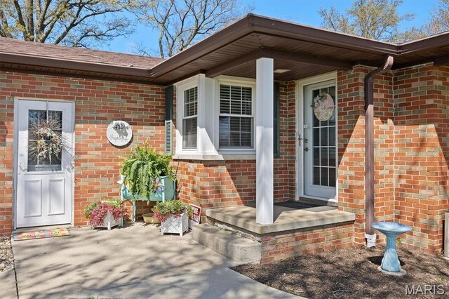 21510 Keyesport Rd, Keyesport, IL 62253 - doorway to property featuring brick siding