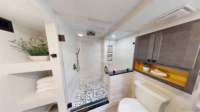 5714 Rhodes Ave, Saint Louis, MO 63109 - full bathroom with toilet, a shower stall, and recessed lighting