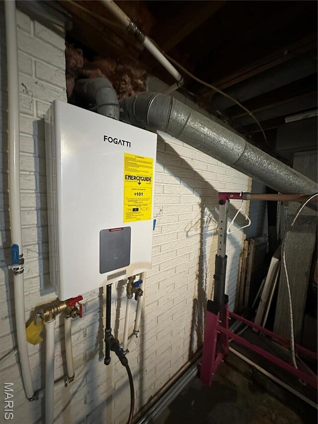300 W 5th, New London, MO 63459 - utilities featuring water heater