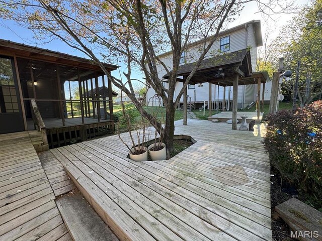 2925 Wayne Ave, Poplar Bluff, MO 63901 - view of deck