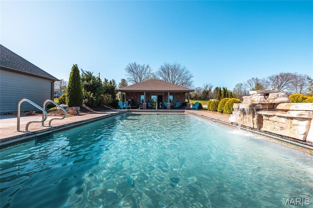 1100 Landon Rd, Bourbon, MO 65441 - outdoor pool with a patio