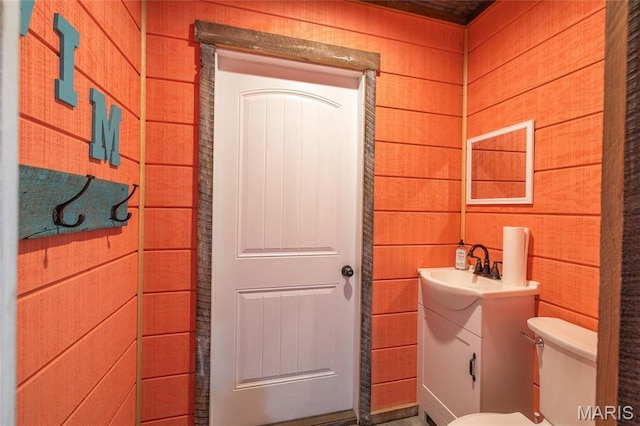 1100 Landon Rd, Bourbon, MO 65441 - half bath with toilet and vanity