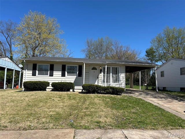 6016 Shillington Dr, Berkeley, MO 63134 - ranch-style home featuring driveway, a front yard, and a carport