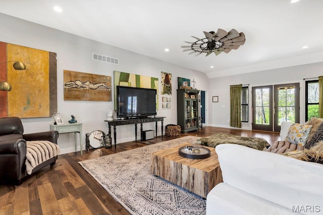 2509 Prairie Hollow Rd, Imperial, MO 63052 - living area featuring wood finished floors, baseboards, and recessed lighting