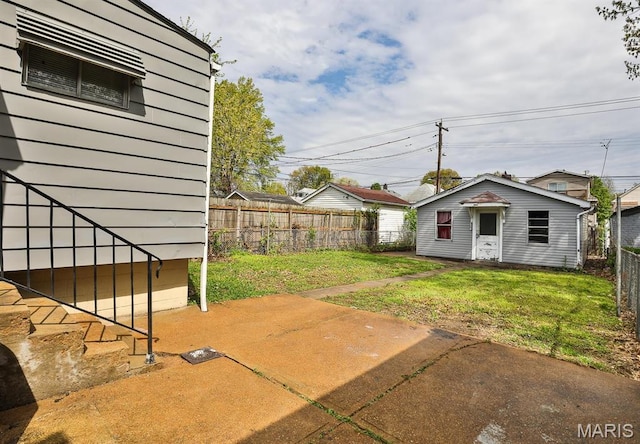 4417 Wallace St, Saint Louis, MO 63116 - view of yard with a patio