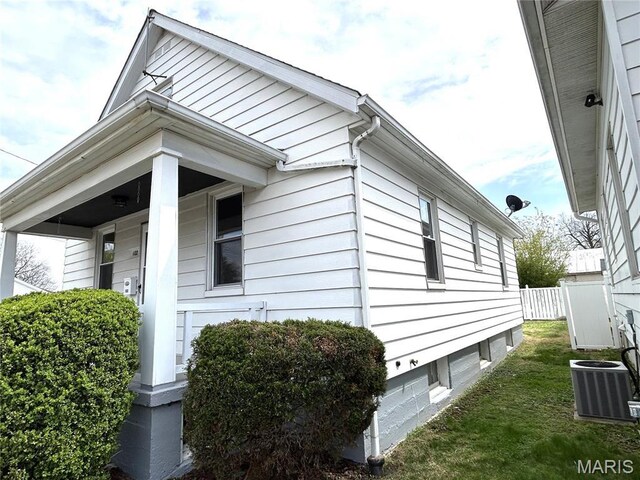 102 E 1st St, Waterloo, IL 62298 - view of side of home with cooling unit