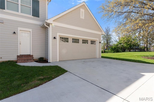 9870 E Concord Rd, Saint Louis, MO 63128 - garage featuring driveway