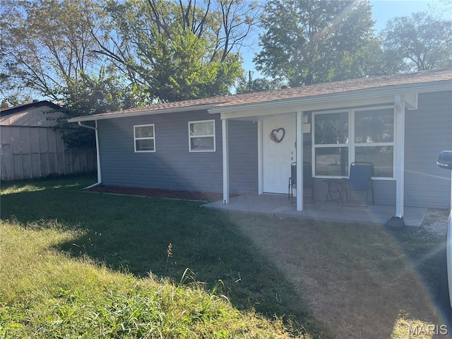 102 W Adams Dr, Cahokia, IL 62206 - view of front of property featuring a front yard