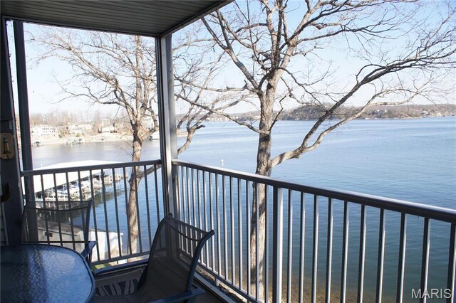 64 W Windjammer Ct Unit 2D, Lake Ozark, MO 65049 - balcony featuring a water view