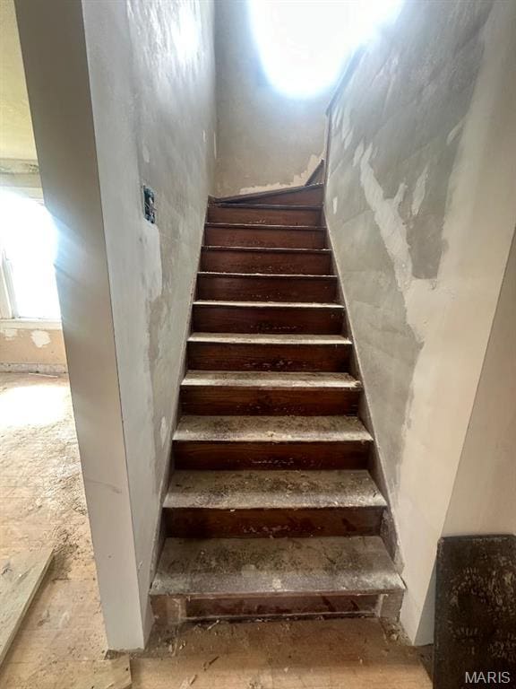 713 S Rapp Ave, Columbia, IL 62236 - view of staircase