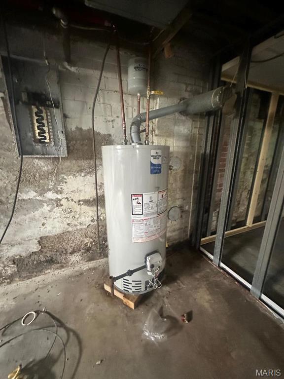 713 S Rapp Ave, Columbia, IL 62236 - utility room featuring water heater
