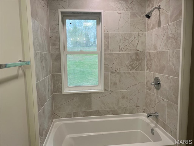 1512 36th St, Hannibal, MO 63401 - bathroom with tub / shower combination