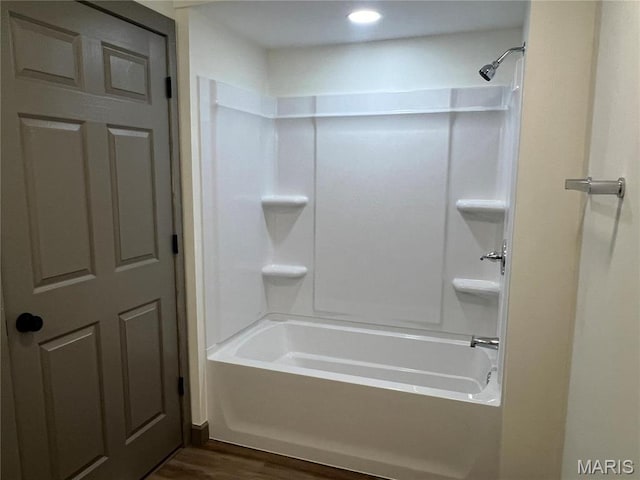 1512 36th St, Hannibal, MO 63401 - full bath with wood finished floors and shower / washtub combination