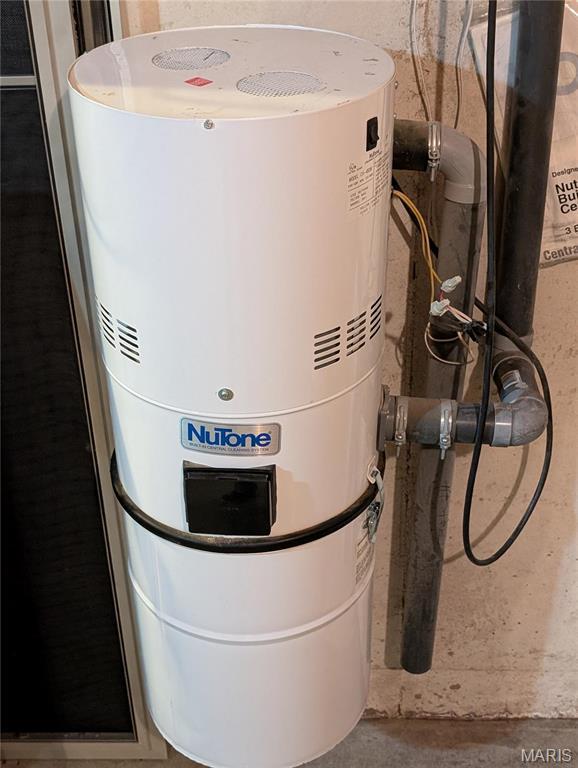 1 River Ridge Rd, Grafton, IL 62037 - utility room featuring a central vacuum unit
