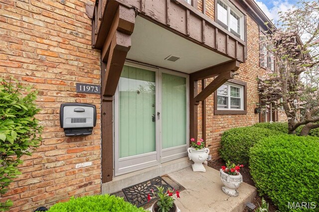 11973 Villa Dorado Dr, Saint Louis, MO 63146 - photo 3