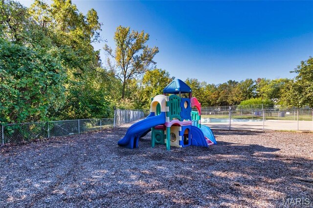 11973 Villa Dorado Dr, Saint Louis, MO 63146 - photo 33