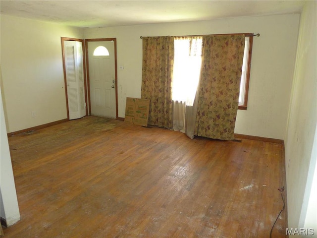 340 Wedge Dr, Saint Louis, MO 63135 - foyer with wood finished floors and baseboards
