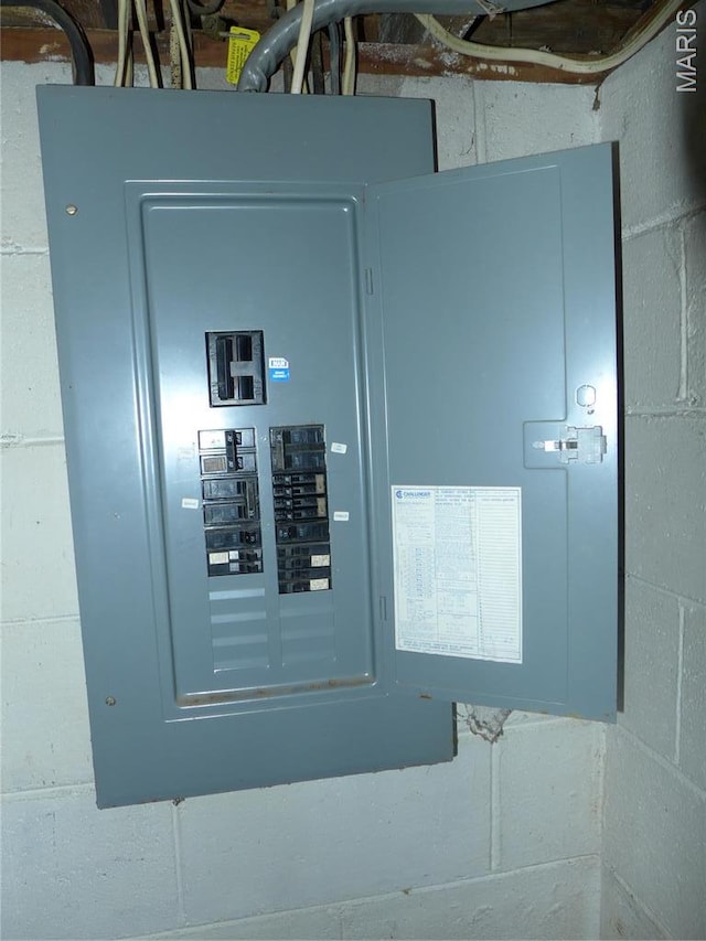 340 Wedge Dr, Saint Louis, MO 63135 - utility room with electric panel