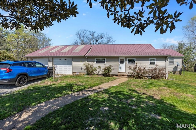 1821 Pcr 916, Perryville, MO 63775 - single story home with metal roof and a front lawn