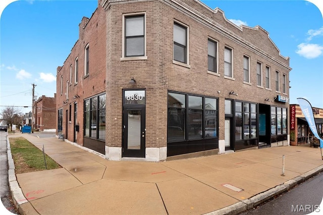 6830 Gravois Ave, Saint Louis, MO 63116 - photo 1