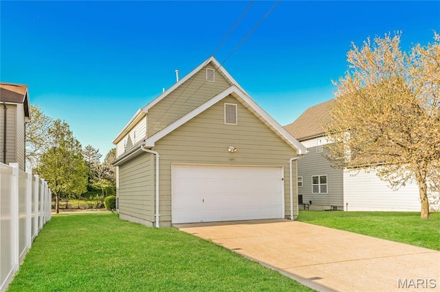 4007 Lafayette Ave, Saint Louis, MO 63110 - view of front facade featuring driveway