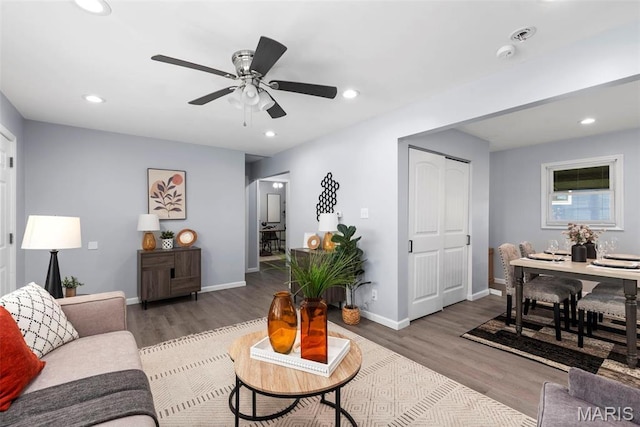 449 Hillcrest Blvd, Ballwin, MO 63021 - living area featuring a ceiling fan, wood finished floors, recessed lighting, and baseboards