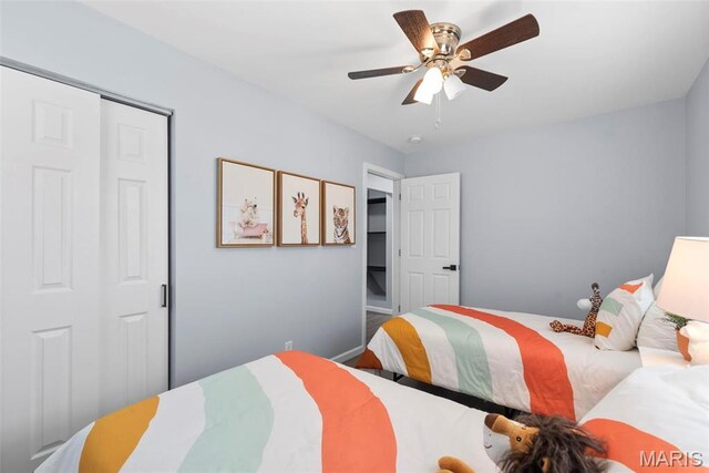 449 Hillcrest Blvd, Ballwin, MO 63021 - bedroom with ceiling fan and a closet