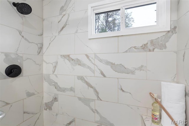 449 Hillcrest Blvd, Ballwin, MO 63021 - bathroom view of tiled shower