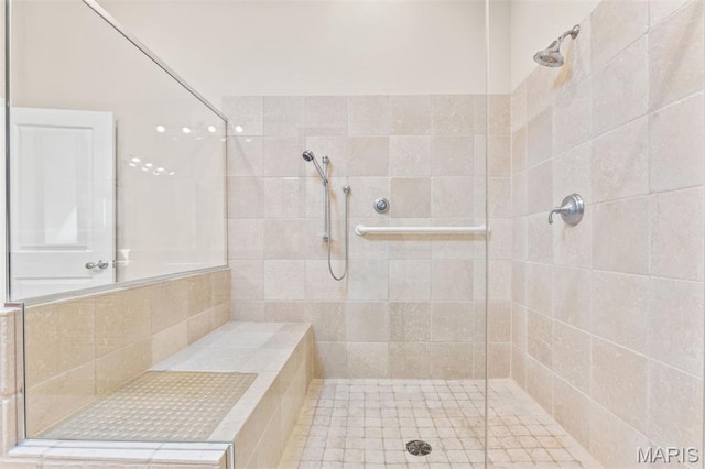 6 Brighton Way Unit 4D, Clayton, MO 63105 - bathroom with tiled shower
