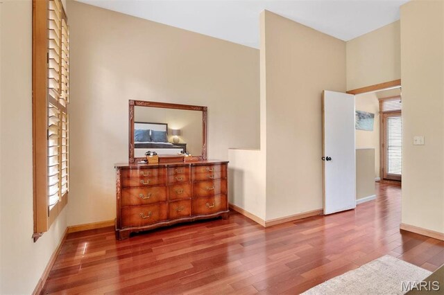 2209 Park Ave, Saint Louis, MO 63104 - hallway featuring wood finished floors and baseboards