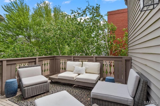 2209 Park Ave, Saint Louis, MO 63104 - wooden terrace featuring outdoor lounge area