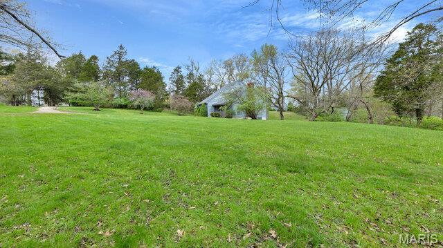 28470 Sunnyside Rd, Warrenton, MO 63383 - view of green lawn
