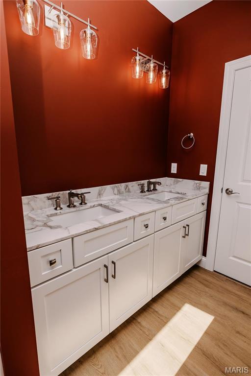 5374 Tesson Ct, Saint Louis, MO 63128 - photo 5