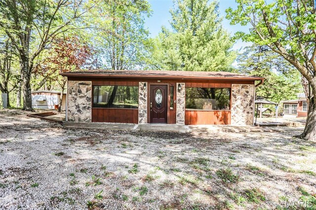 5507 Sassafras Ln, High Ridge, MO 63049 - view of front of property featuring stone siding