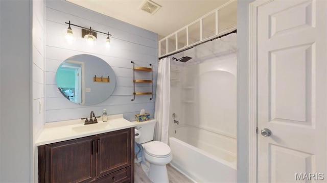 156 Cascade Terrace Dr, Ballwin, MO 63021 - full bathroom featuring vanity and shower / bath combo