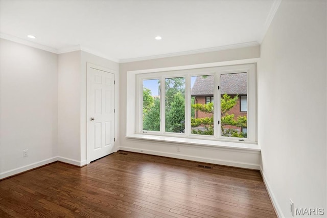 139 N Central Ave Unit P, Saint Louis, MO 63105 - spare room with crown molding, hardwood / wood-style flooring, and recessed lighting