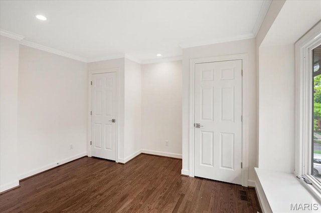 139 N Central Ave Unit P, Saint Louis, MO 63105 - unfurnished bedroom featuring dark wood finished floors, crown molding, and recessed lighting