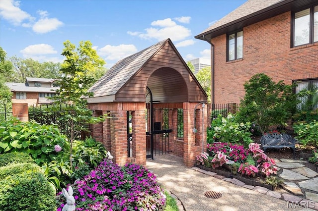 139 N Central Ave Unit P, Saint Louis, MO 63105 - view of outdoor structure featuring a gate