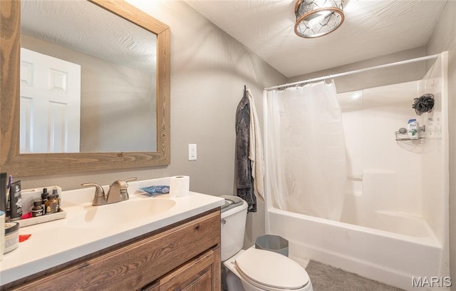 10771 Crest Rd, Dixon, MO 65459 - full bath featuring toilet, vanity, and shower / bath combo with shower curtain