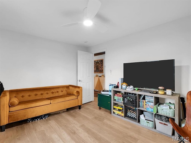 403 Virginia Ave, Potosi, MO 63664 - living room featuring wood finished floors and a ceiling fan