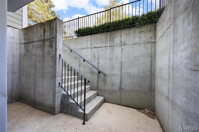 1264 Wilton Ln, Saint Louis, MO 63122 - view of stairs