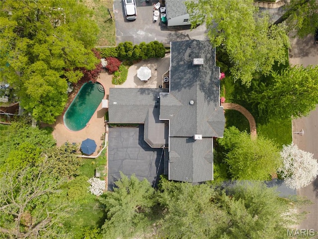 133 Webster Woods Dr, Saint Louis, MO 63119 - aerial view of a pool