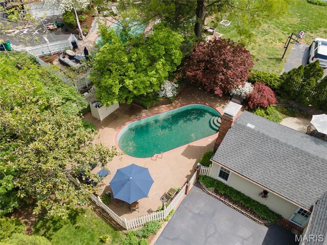 133 Webster Woods Dr, Saint Louis, MO 63119 - aerial view of property and surrounding area with a pool area
