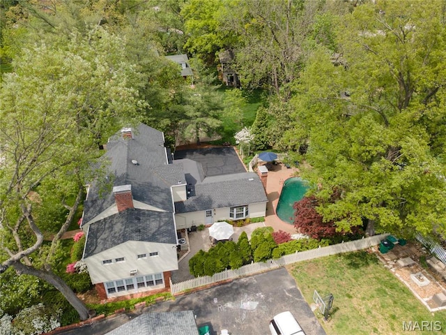 133 Webster Woods Dr, Saint Louis, MO 63119 - bird's eye view of a pool