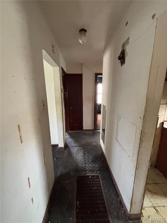 510 Ames Pl, Ferguson, MO 63135 - view of corridor