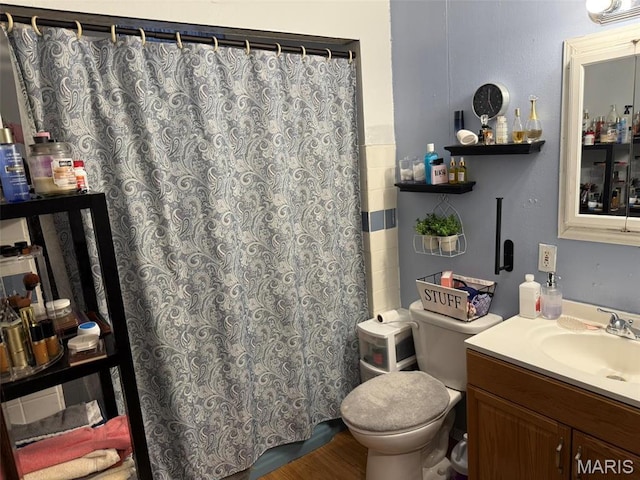 3225 N Taylor Ave, Saint Louis, MO 63115 - bathroom with vanity and a shower with curtain
